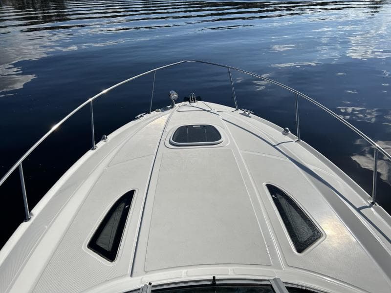 2009 Sea Ray 310 Sundancer  Andrews Place Bow