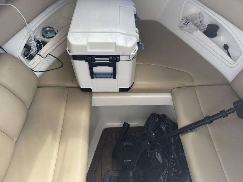 2008 Boston Whaler 320 Outrage Cuddy Cabin