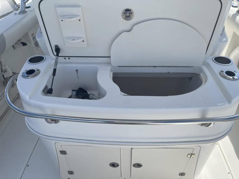 2008 Boston Whaler 320 Outrage Cuddy Cabin