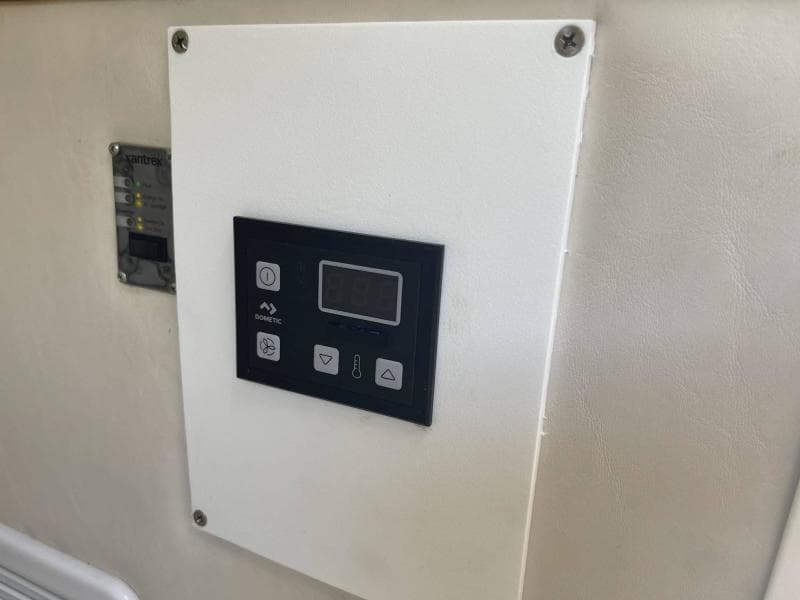 2008 Boston Whaler 320 Outrage Cuddy Cabin