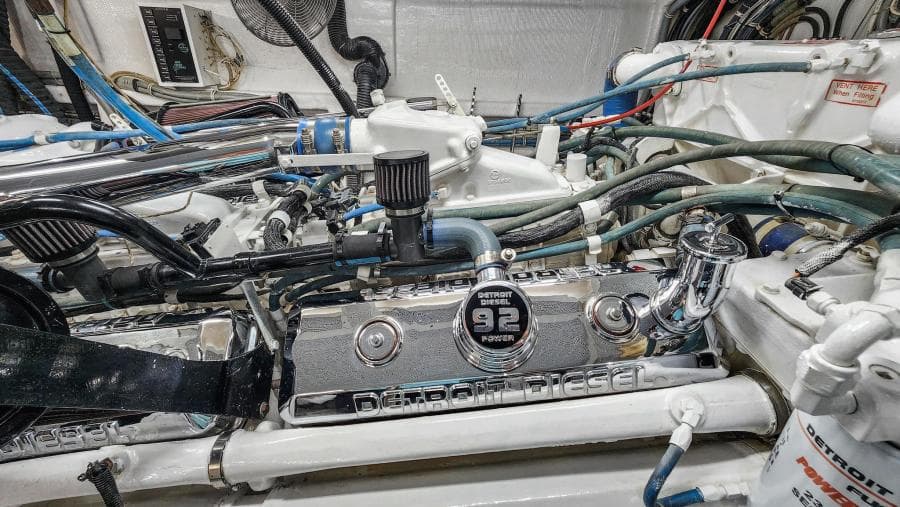 1998 Hatteras 82 Convertible