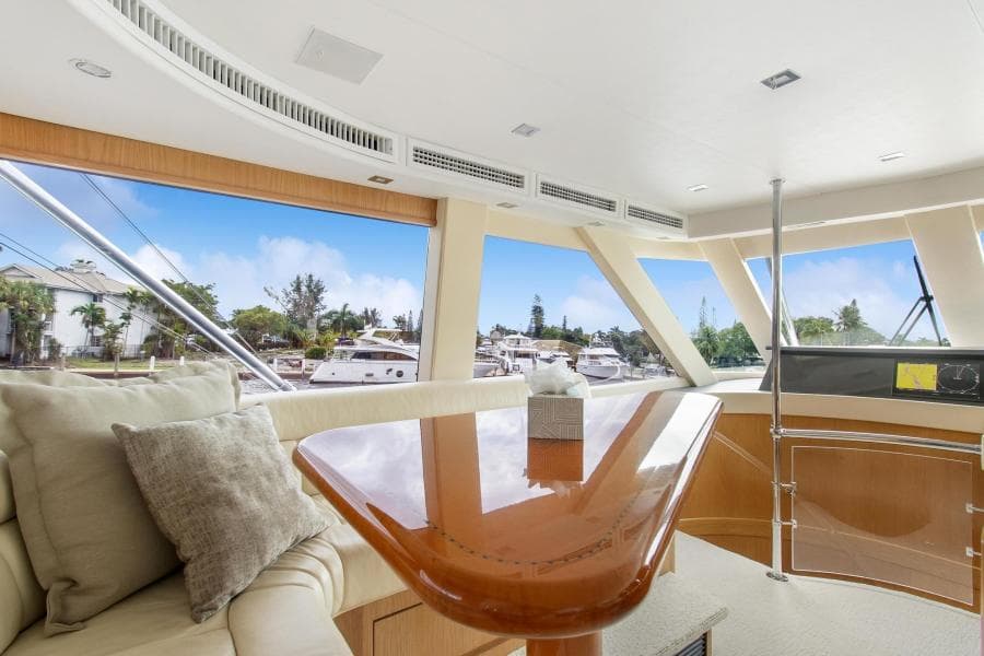 1998 Hatteras 82 Convertible