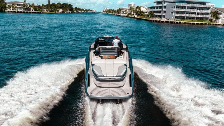 2022 Princess R Class 35