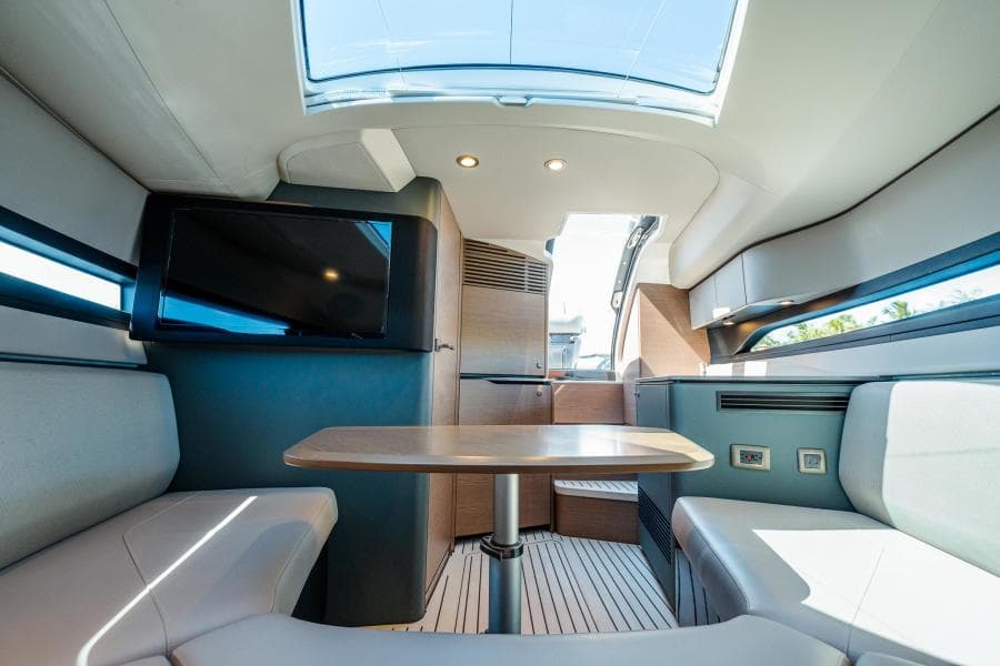 2022 Princess R Class 35