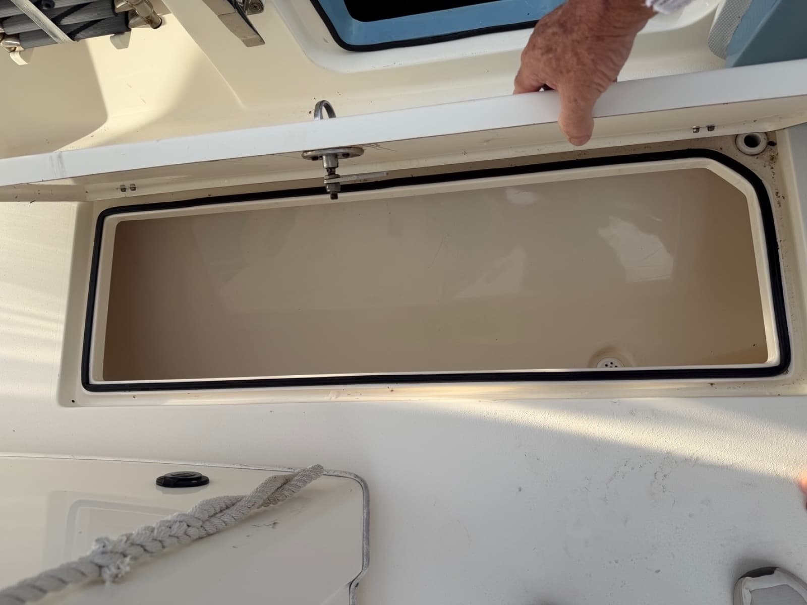 2020 Cobia 301 - Photo 11