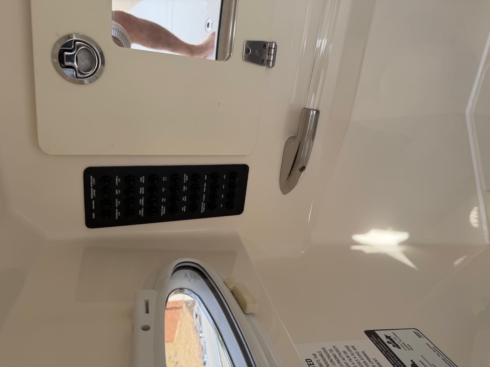 2020 Cobia 301 - Photo 18
