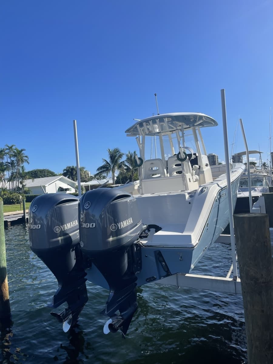 2020 Cobia 301 - Photo 2