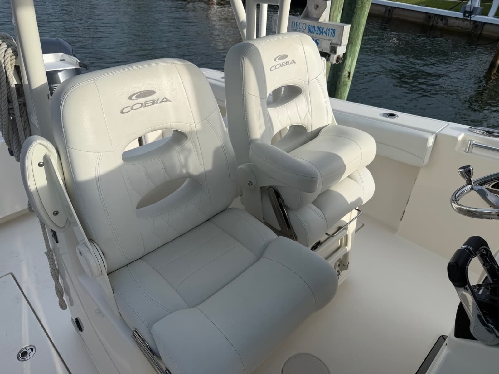 2020 Cobia 301 - Photo 25