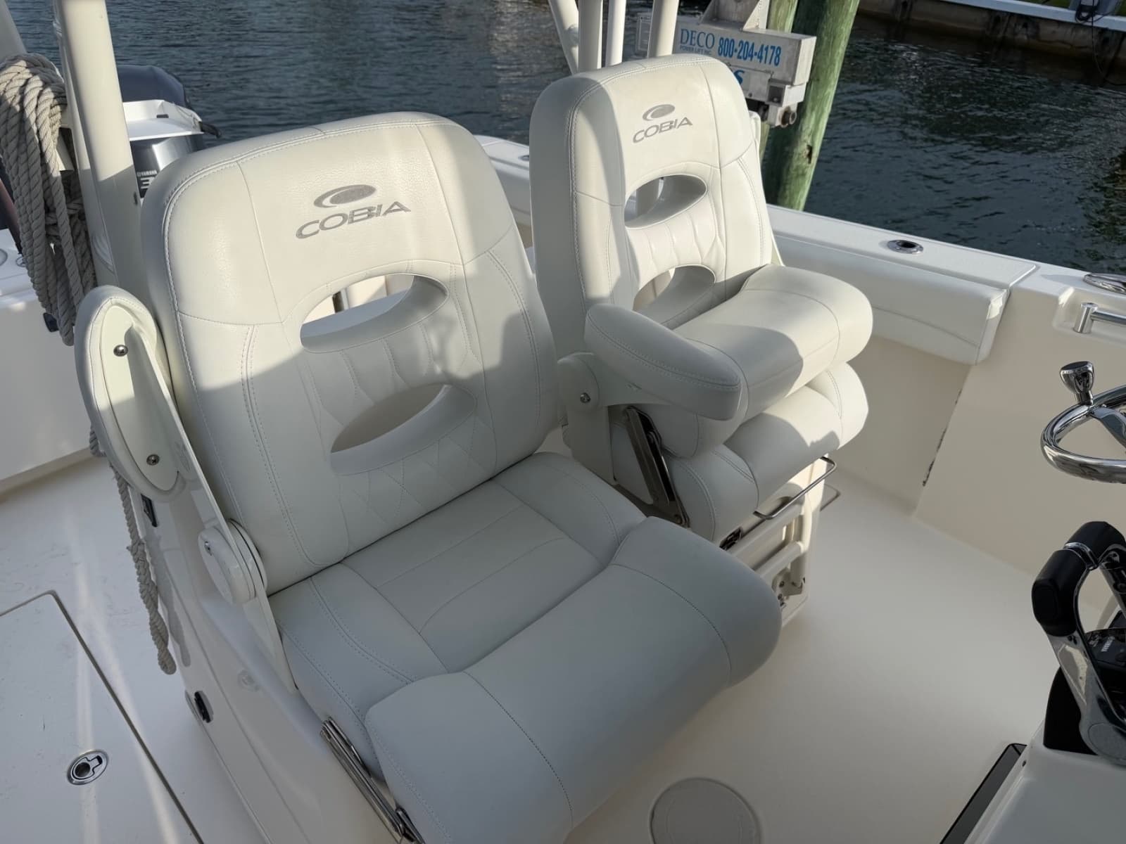 2020 Cobia 301 - Photo 26