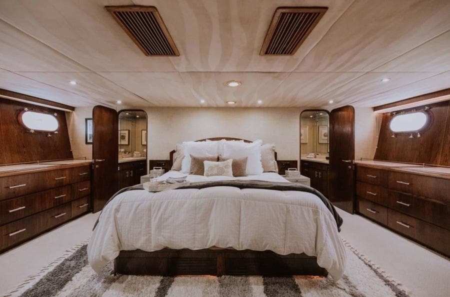 1995 Broward Raised Pilothouse