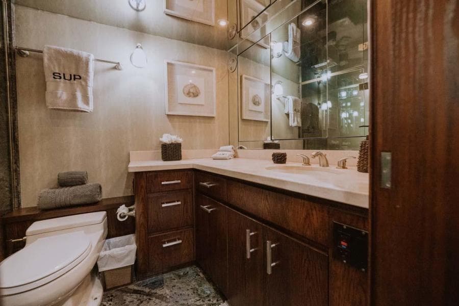 1995 Broward Raised Pilothouse