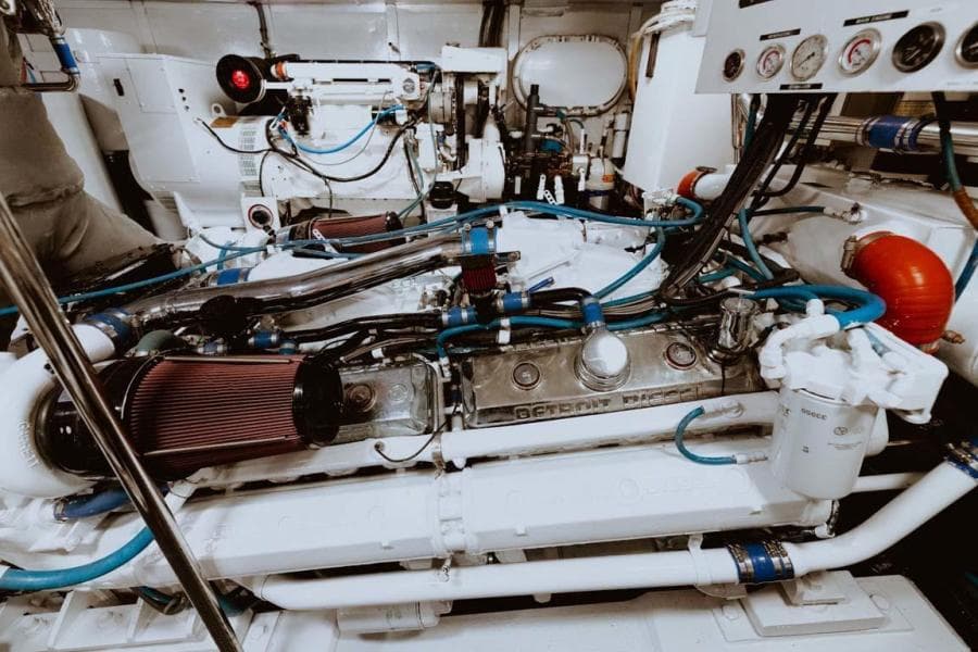 1995 Broward Raised Pilothouse