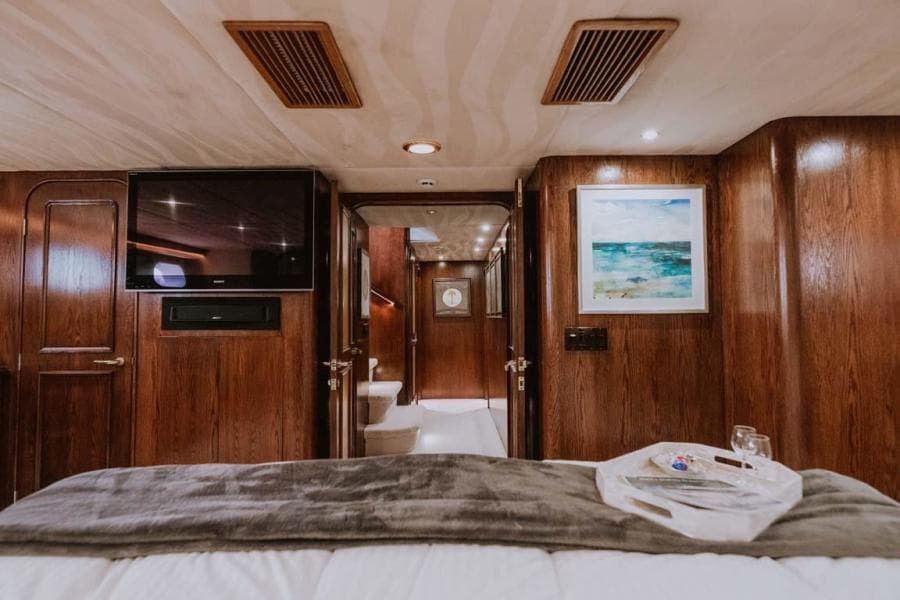 1995 Broward Raised Pilothouse