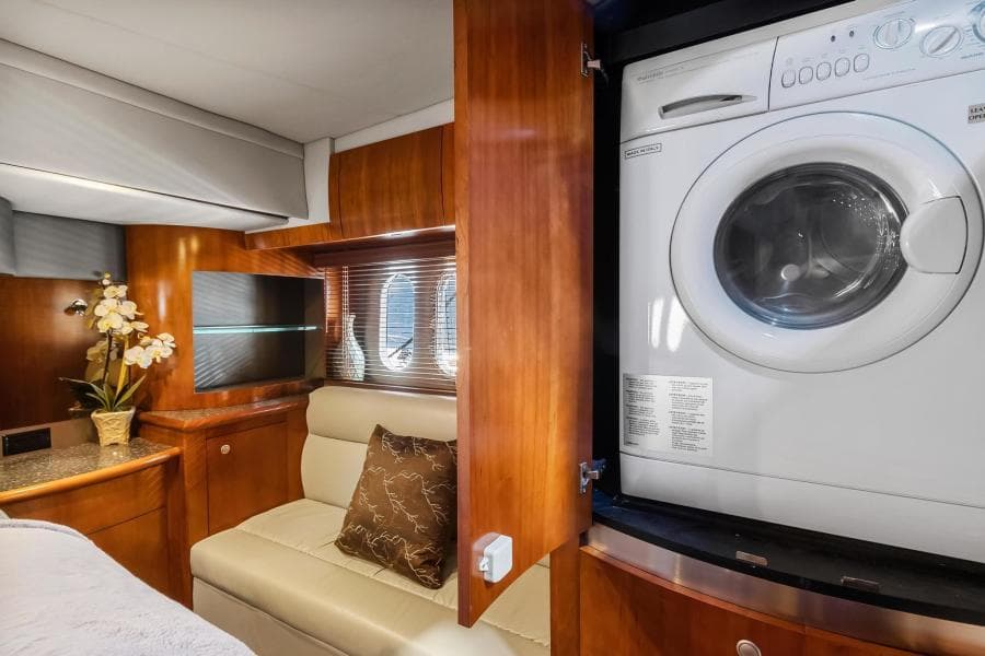 2007 Cruisers 520 Express