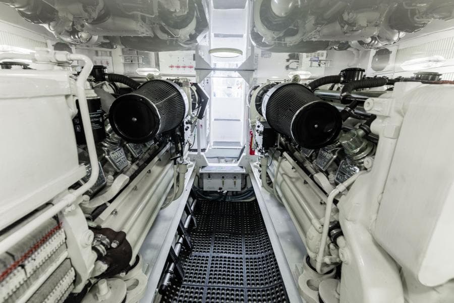 2003 Viking 56 Convertible - SECTACULAR BID