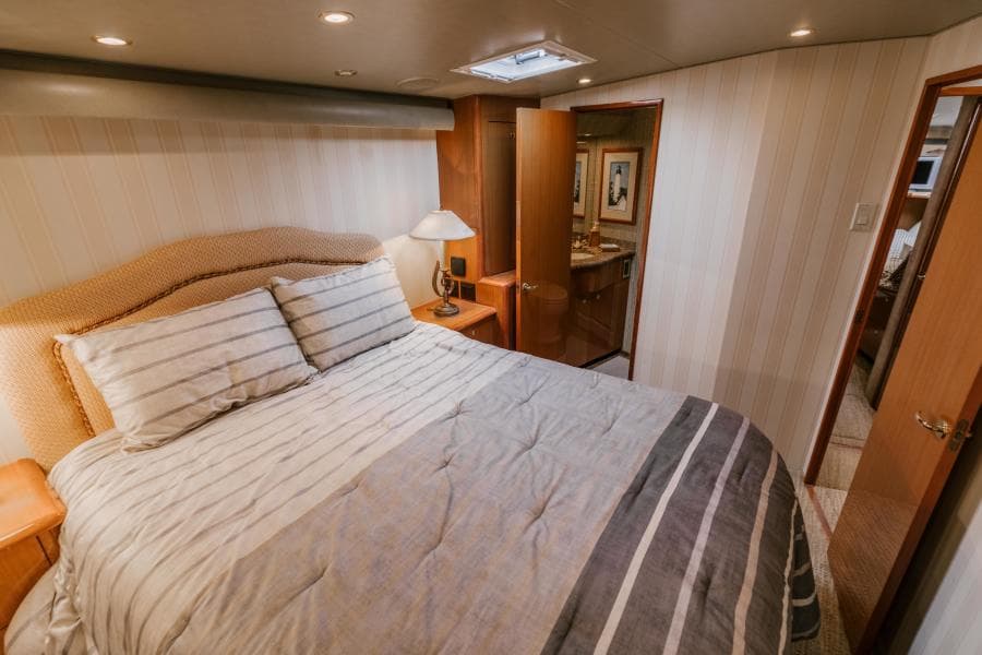 2003 Viking 56 Convertible - SECTACULAR BID