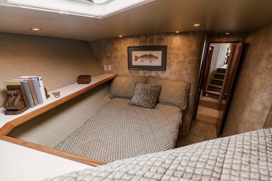 2003 Viking 56 Convertible - SECTACULAR BID