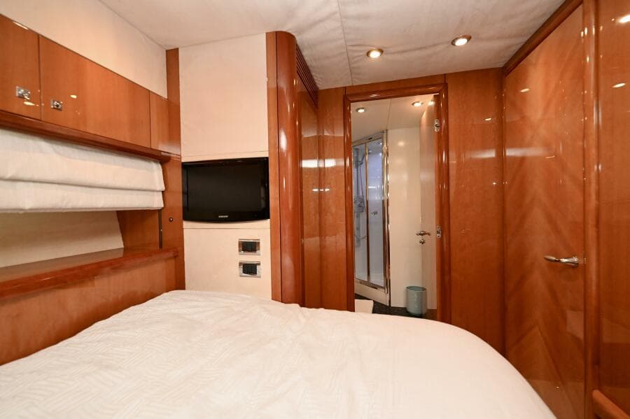 2005 Sunseeker Yacht