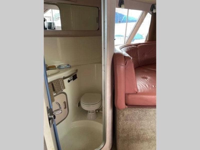 1989 Sea Ray 300 Sedan Bridge