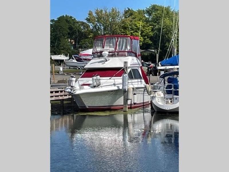 1989 Sea Ray 300 Sedan Bridge