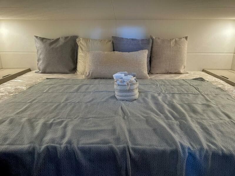 2023 Fairline F//Line 33 Outboard