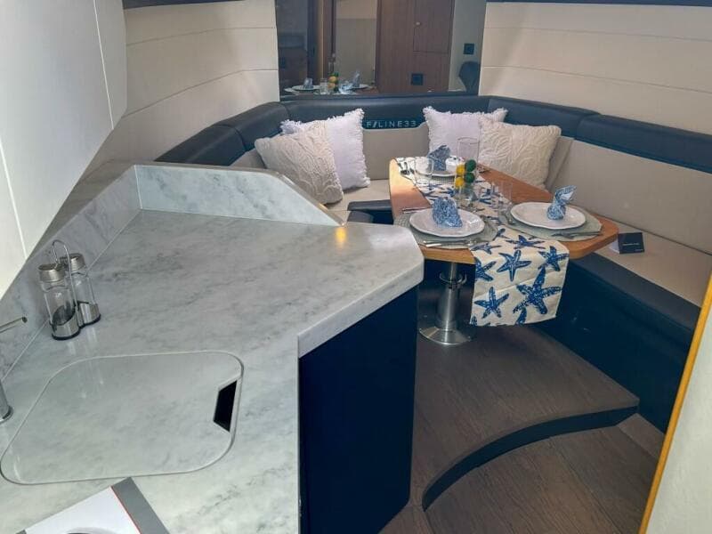 2023 Fairline F//Line 33 Outboard