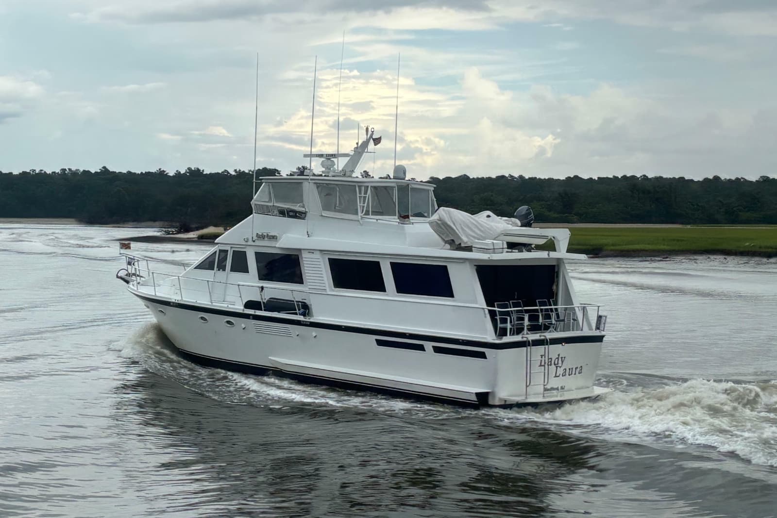 1989 Viking Motor Yacht - Photo 4