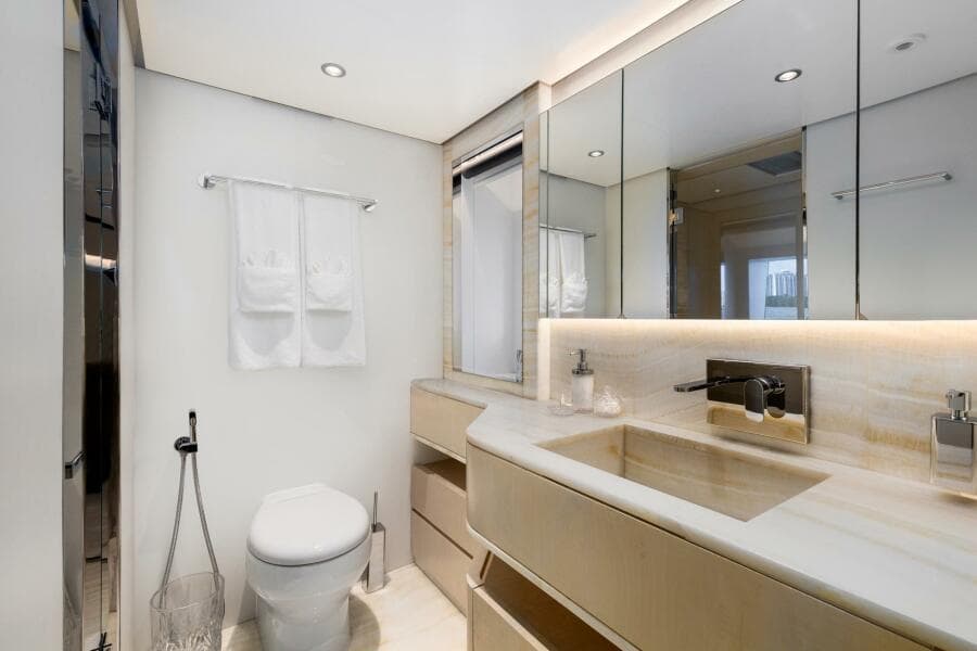 2022 Majesty Yachts 120