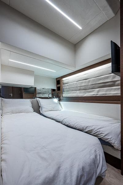 2022 Prestige 520 Fly