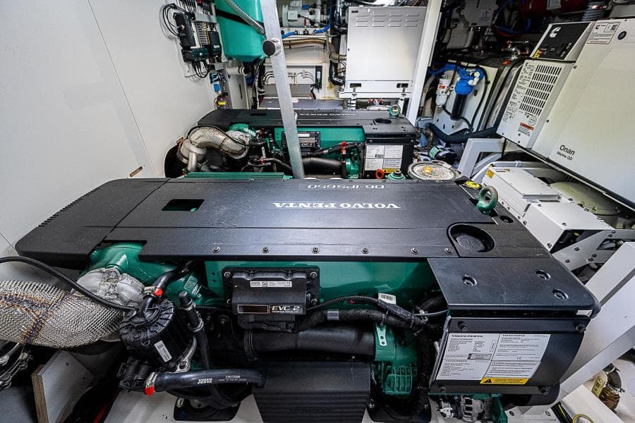 2022 Prestige 520 Fly