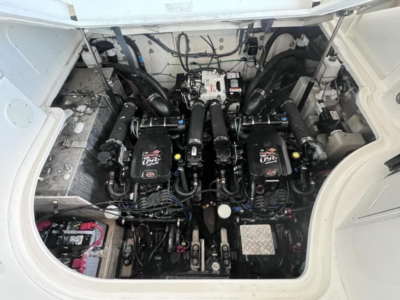 2005 Sea Ray Sundancer 320