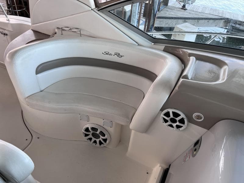 2005 Sea Ray Sundancer 320