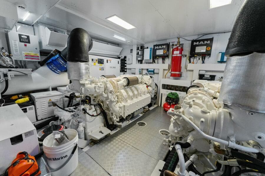 2023 Ferretti Yachts 780