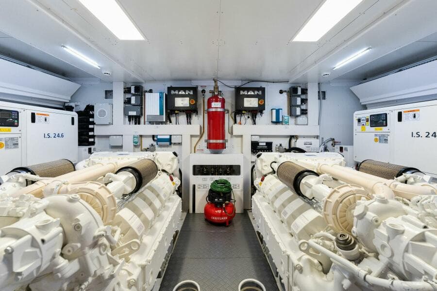 2023 Ferretti Yachts 780