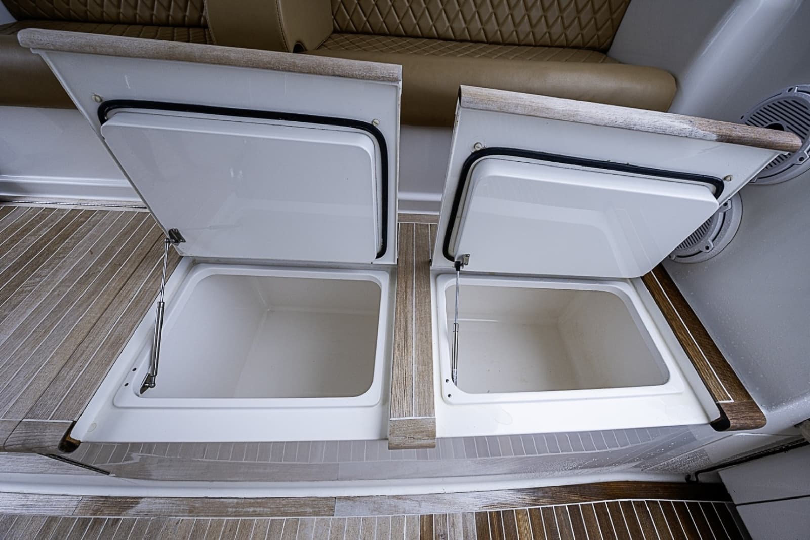 2011 Viking 76 Enclosed Bridge - Photo 50