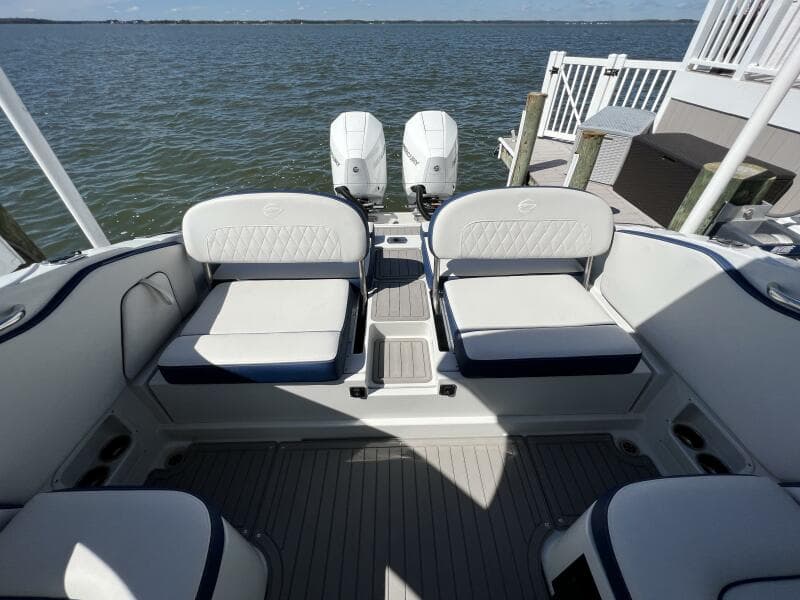 2022 Crownline E305 XS