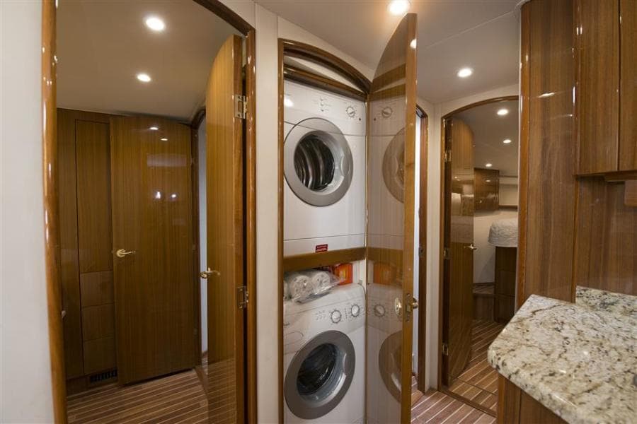 2008 Viking 52 Sport Coupe She's All Hooked Up