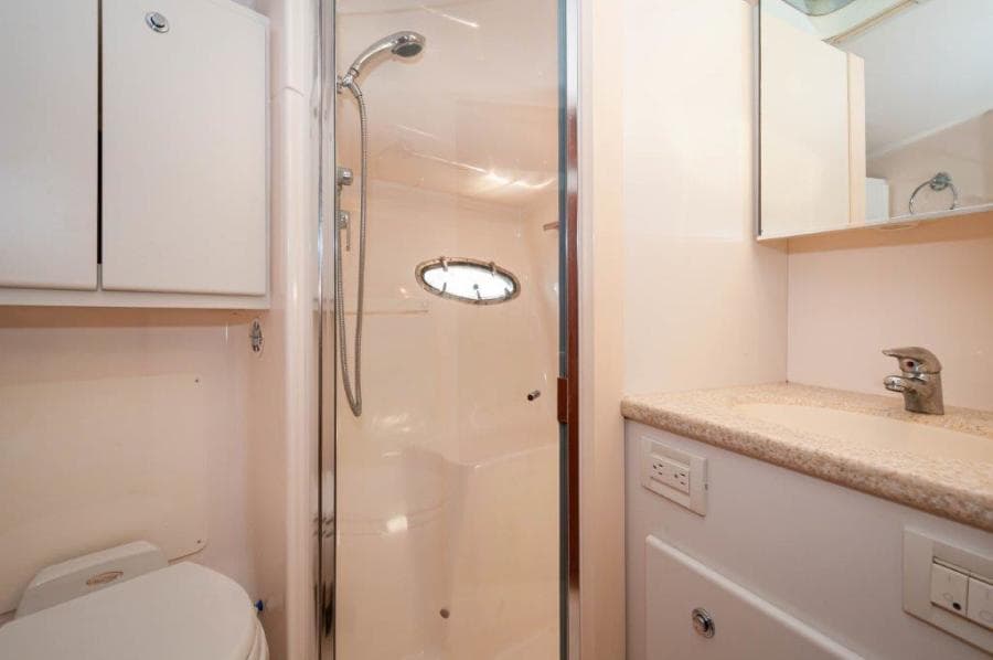 2003 Tiara Yachts 4200 Open  Kingfisher Head 3