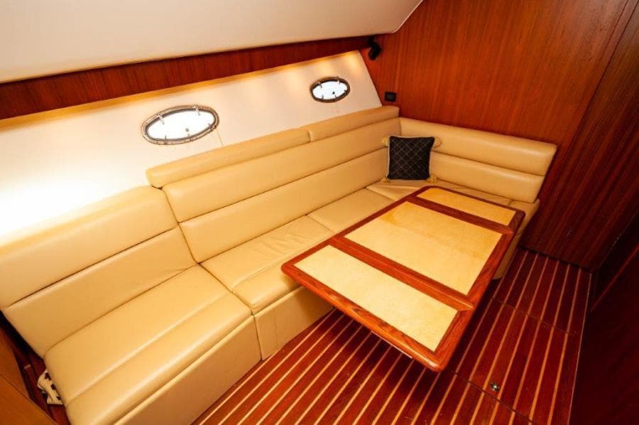 2003 Tiara Yachts 4200 Open  Kingfisher Salon 2