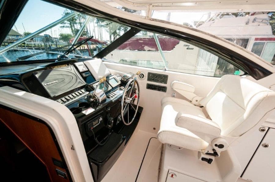 2003 Tiara Yachts 4200 Open  Kingfisher Helm 2