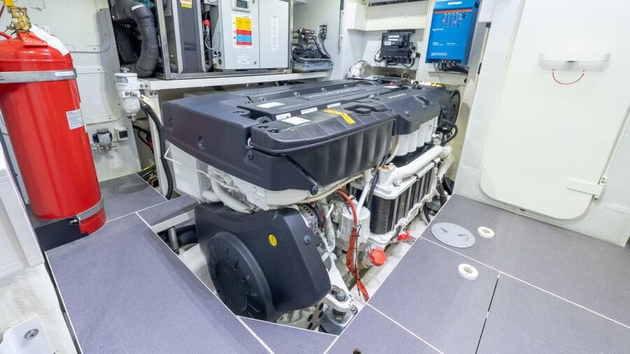 2024 Absolute Navetta 68