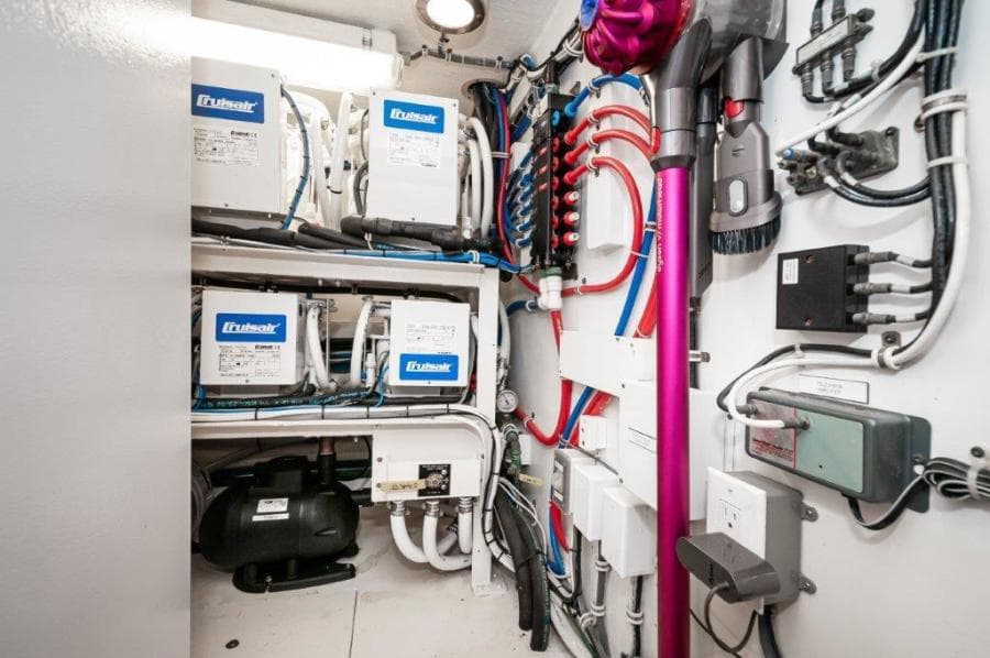 2002 65 Hatteras Convertible Moontan AC Room