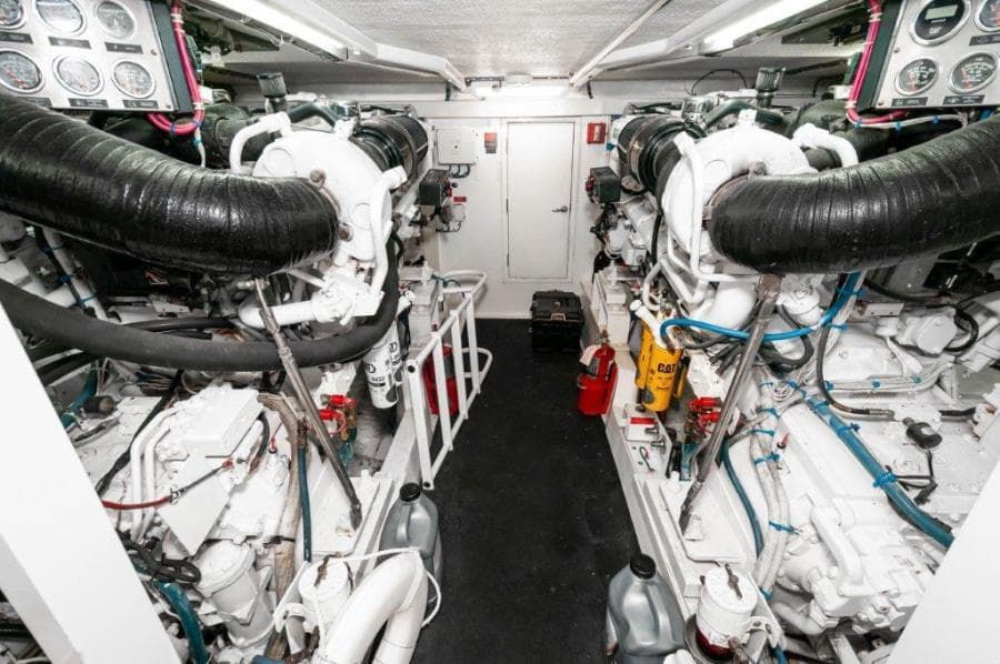 2002 65 Hatteras Convertible Moontan Engine Room