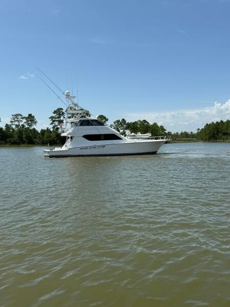 2002 65 Hatteras Convertible Moontan Starboard