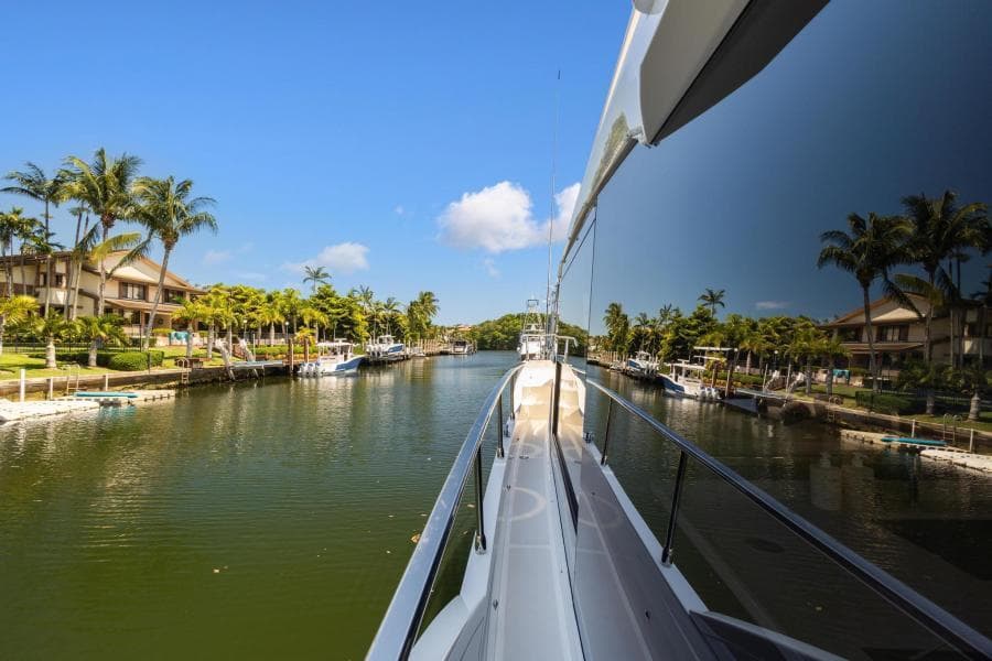 2022 Absolute 48 Coupe