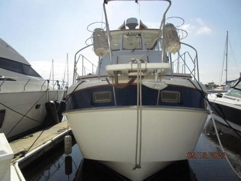 36' Kadey-Krogen forward profile