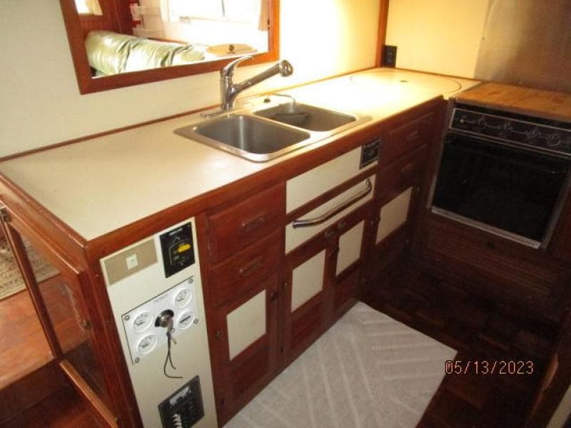 36' Kadey-Krogen galley3