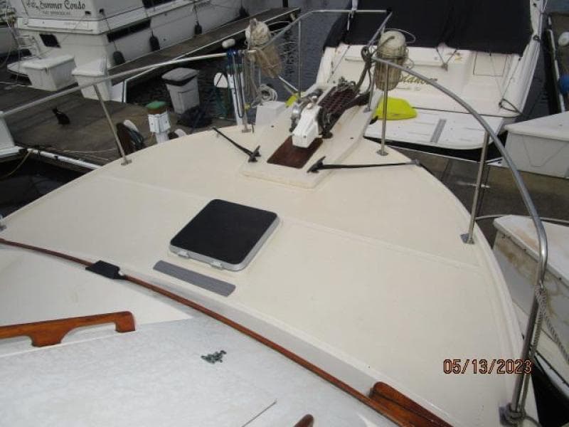 36' Kadey-Krogen foredeck