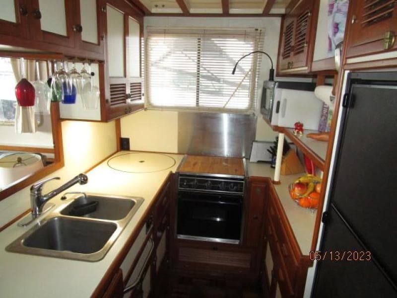 36' Kadey-Krogen galley2