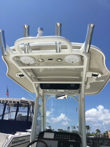 2016 Everglades 243CC